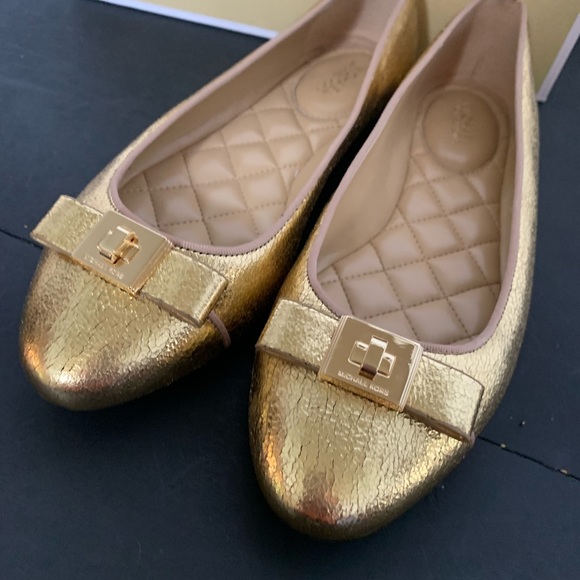 Michael Kors Gold Lara Ballet Flat 🥳Host Pick🛍🤟🏼🚀🌴🌹 - Picture 2 of 9